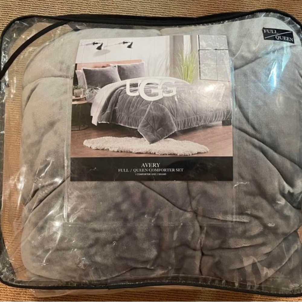 Ugg Avery Full/Queen comforter set